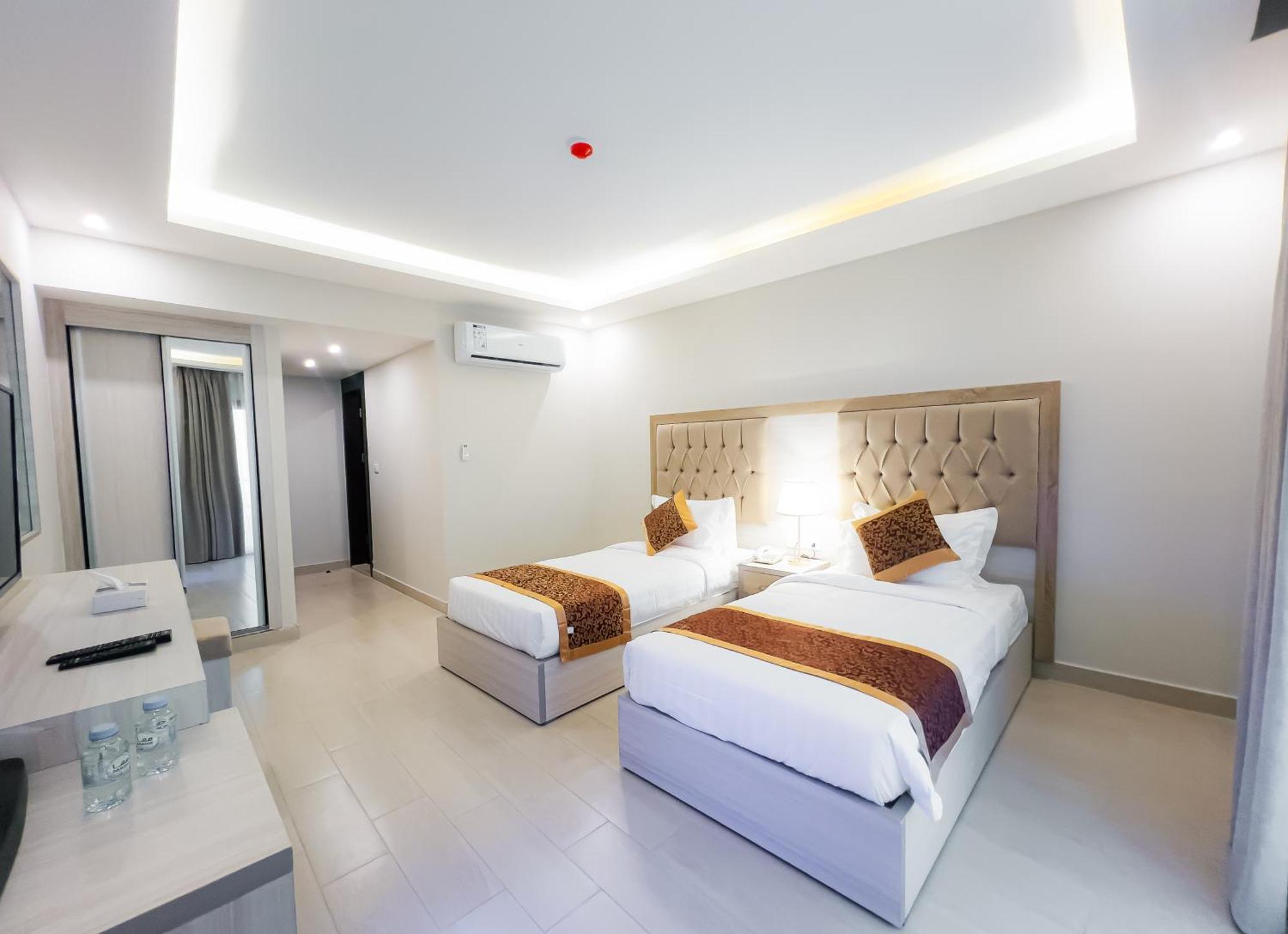 Petra Premium Hotel Wadi Musa Exterior foto